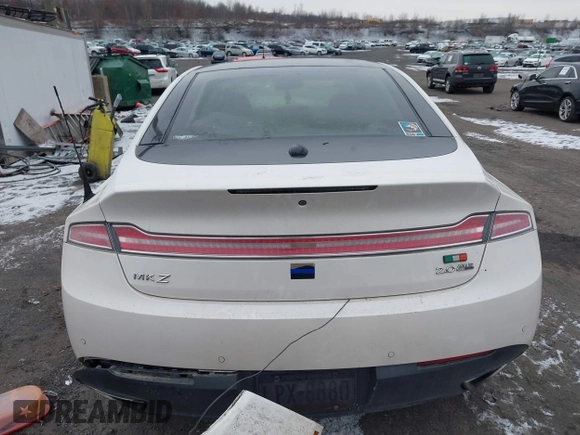 2014 Lincoln MKZ with VIN 3LN6L2J99ER819229, listed as a IAAI auction lot 41005075 with Not Provided miles. Bid and sale history available at carsss.com. Image 16.