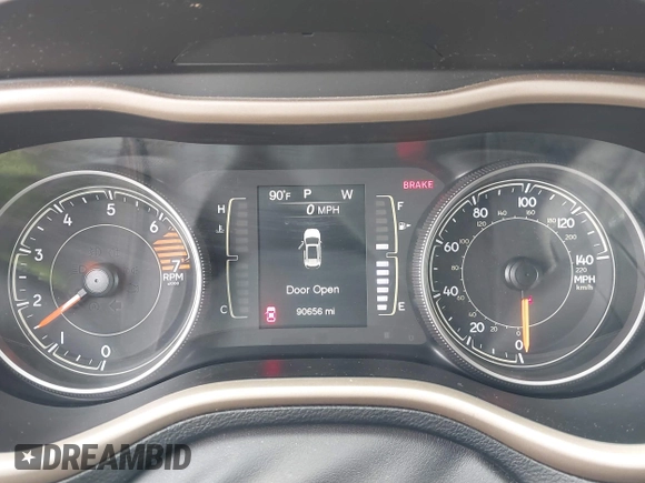 2018 Jeep Cherokee Latitude Tech Connect z VIN 1C4PJLCB1JD553079, wystawiony jako IAAI lot #42068048 z przebiegiem 90 656 mil mil oraz . Historia ofert i sprzedaży dostępna na DreamBid. Obrazek 7.
