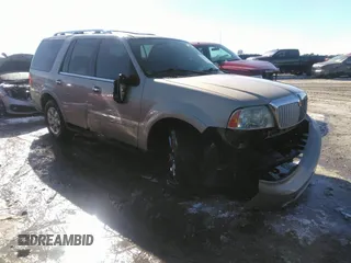2005 Lincoln Navigator Luxury with VIN 5LMFU27505LJ13912, listed as a IAAI auction lot 41539095 with 1 mi miles. Bid and sale history available at carsss.com. Image 1.