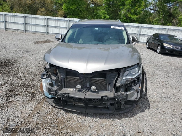 2016 Lincoln MKX Select with VIN 2LMTJ6KR6GBL49777, listed as a Copart auction lot 50052545 with 82,462 mi miles and Salvage Title. Bid and sale history available at carsss.com. Image 5.