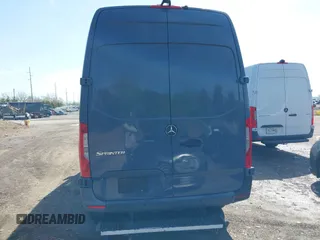 2019 Mercedes-Benz Sprinter Cargo with VIN WD4PF0CD6KP044032, listed as a IAAI auction lot 42103249 with 117,121 mi miles. Bid and sale history available at carsss.com. Image 16.