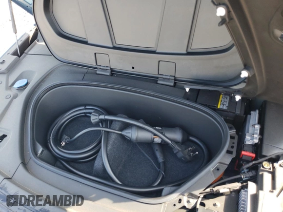2022 Volvo C40 Ultimate с VIN YV4ED3GB9N2004012, выставлен на аукционе Copart как лот 74464444 с пробегом 3 953 миль миль и Списание • Salvage title. История ставок и продаж доступна на DreamBid. Изображение 13.
