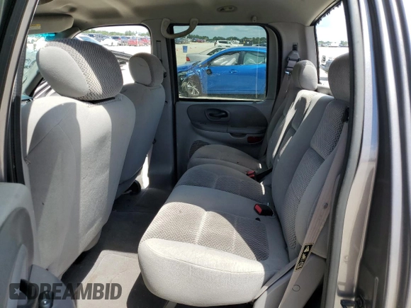 2002 Ford F-150 XLT with VIN 1FTRW07692KB73281, listed as a Copart auction lot 48147305 with 0 mi miles and Non Repairable. Bid and sale history available at carsss.com. Image 11.