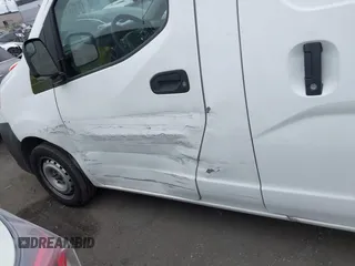 2015 Nissan NV200 SV with VIN 3N6CM0KNXFK710080, listed as a IAAI auction lot 41831172 with 144,397 mi miles. Bid and sale history available at carsss.com. Image 6.