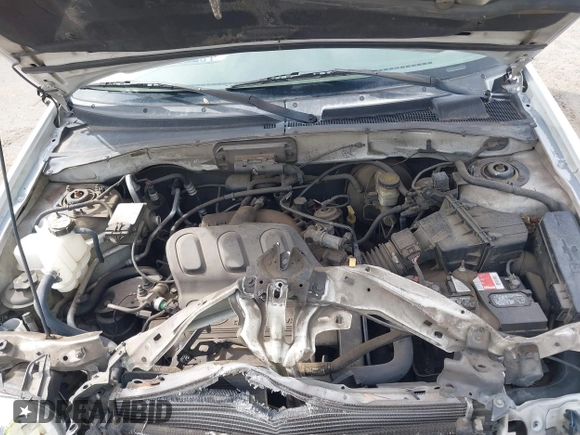 2004 Ford Escape XLT with VIN 1FMYU03134KA80217, listed as a IAAI auction lot 41672764 with 184,601 mi miles. Bid and sale history available at carsss.com. Image 10.