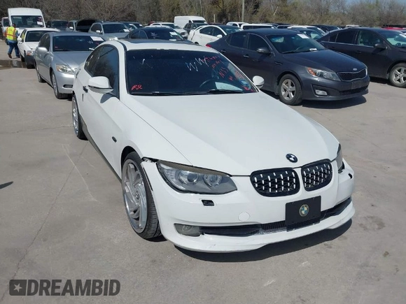 2011 BMW 3 Series 328i xDrive with VIN WBAKF5C51BE395627, listed as a IAAI auction lot 41826646 with 95,592 mi miles. Bid and sale history available at carsss.com. Image 1.