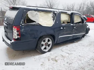 2008 Chevrolet Suburban LTZ with VIN 3GNFK16368G183057, listed as a IAAI auction lot 41295239 with 1 mi miles. Bid and sale history available at carsss.com. Image 4.