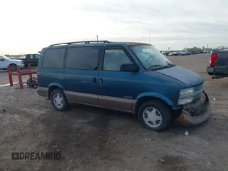 1998 Chevrolet Astro with VIN 1GNDM19WXWB136353, listed as a IAAI auction lot 41481759 with 197,416 mi miles. Bid and sale history available at carsss.com. Image 1.