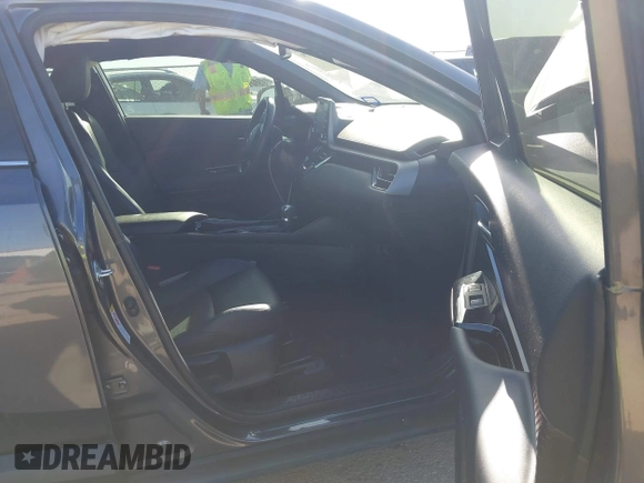 2019 Toyota C-HR XLE with VIN JTNKHMBX1K1062180, listed as a IAAI auction lot 41769979 with 75,159 mi miles. Bid and sale history available at carsss.com. Image 5.