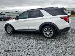 2025 Ford Explorer with VIN 1FMUK7HH8SGA05659, listed as a Copart auction lot 52077855 with 3,037 mi miles and Salvage title. Bid and sale history available at DreamBid. Image 2.