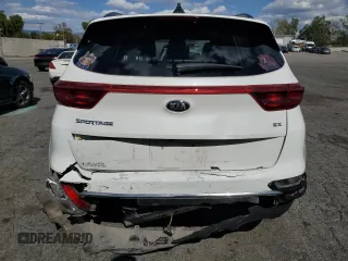 2020 Kia Sportage EX z VIN KNDPNCAC0L7805972, wystawiony jako Copart lot #52038825 z przebiegiem 65 794 mil mil oraz Szkoda całkowita • Salvage title. Historia ofert i sprzedaży dostępna na DreamBid. Obrazek 6.