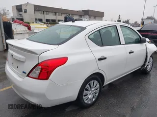 2014 Nissan Versa SV with VIN 3N1CN7AP4EL850102, listed as a IAAI auction lot 41729642 with 181,514 mi miles. Bid and sale history available at carsss.com. Image 4.
