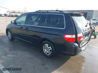 2005 Honda Odyssey EX-L with VIN 5FNRL38745B063371, listed as a IAAI auction lot 41798082 with 222,879 mi miles. Bid and sale history available at carsss.com. Image 3.