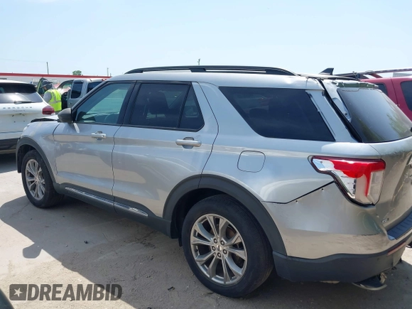 2021 Ford Explorer XLT with VIN 1FMSK7DH1MGC16346, listed as a IAAI auction lot 42029757 with 50,314 mi miles. Bid and sale history available at carsss.com. Image 15.