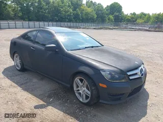 2013 Mercedes-Benz C-Class C 250 with VIN WDDGJ4HBXDG026200, listed as a IAAI auction lot 40032867 with 132,968 mi miles. Bid and sale history available at carsss.com. Image 1.