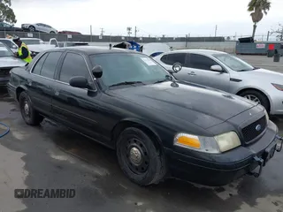2008 Ford Police Interceptor z VIN 2FAHP71V68X165085, wystawiony jako IAAI lot #42115476 z przebiegiem 171 925 mil mil oraz . Historia ofert i sprzedaży dostępna na DreamBid. Obrazek 1.