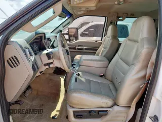 2008 Ford F-350 XL with VIN 1FTWW33RX8ED06500, listed as a Copart auction lot 64253995 with 180,425 mi miles and Clean title. Bid and sale history available at DreamBid. Image 7.