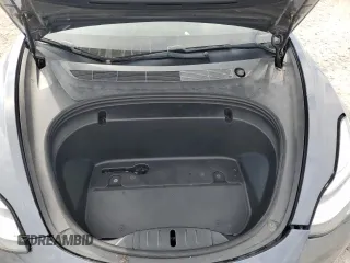 2020 Tesla Model 3 Standard Range Plus z VIN 5YJ3E1EA0LF717655, wystawiony jako Copart lot #51426325 z przebiegiem 34 730 mil mil oraz Szkoda całkowita • Salvage title. Historia ofert i sprzedaży dostępna na DreamBid. Obrazek 13.