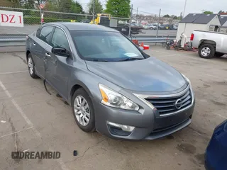 2014 Nissan Altima S with VIN 1N4AL3AP5EC404061, listed as a IAAI auction lot 41965252 with 121,049 mi miles and . Bid and sale history available at carsss.com. Image 1.