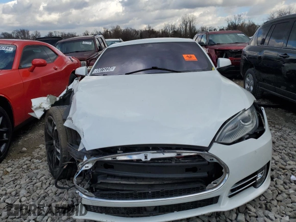 2015 Tesla Model S 85D with VIN 5YJSA1S21FF096032, listed as a Copart auction lot 80075234 with Not Provided miles and Clean Title. Bid and sale history available at carsss.com. Image 5.