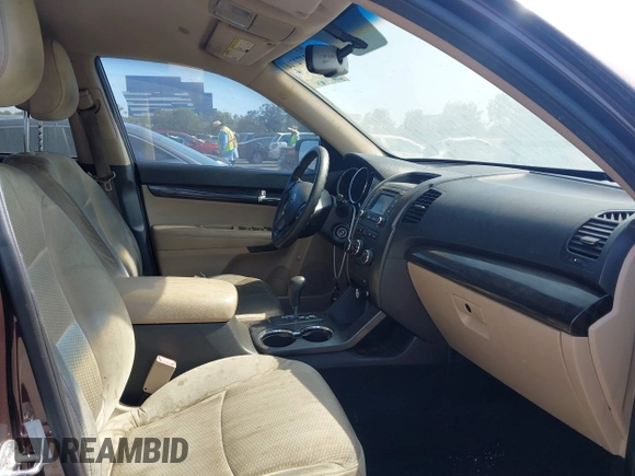 2013 Kia Sorento LX with VIN 5XYKT4A63DG391204, listed as a IAAI auction lot 42772716 with 84,793 mi miles and . Bid and sale history available at DreamBid. Image 5.