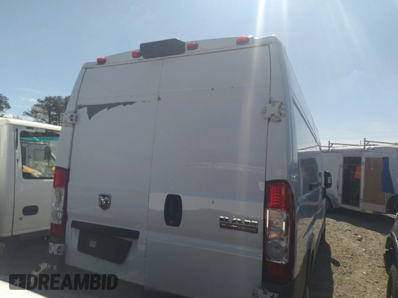2018 Ram ProMaster Cargo with VIN 3C6URVJG3JE114543, listed as a IAAI auction lot 39218428 with 194,482 mi miles. Bid and sale history available at carsss.com. Image 16.