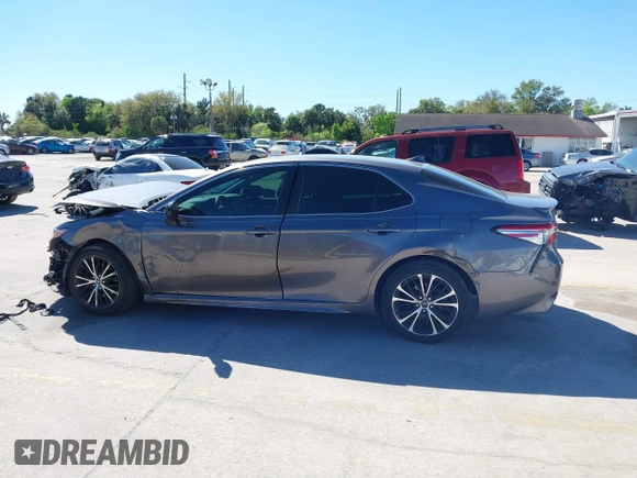 2020 Toyota Camry SE with VIN 4T1G11AK2LU927172, listed as a IAAI auction lot 41736085 with 191,512 mi miles. Bid and sale history available at carsss.com. Image 14.