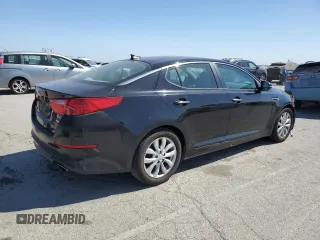 2015 Kia Optima LX z VIN 5XXGM4A78FG354023, wystawiony jako Copart lot #56218145 z przebiegiem 103 054 mil mil oraz Szkoda całkowita • Salvage title. Historia ofert i sprzedaży dostępna na DreamBid. Obrazek 3.