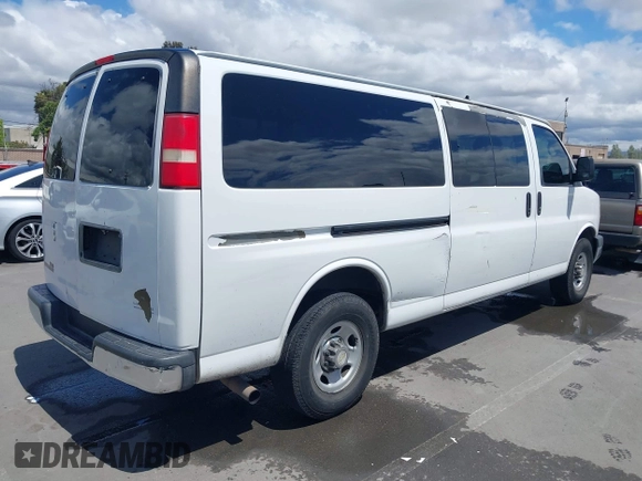 2010 Chevrolet Express Passenger LT z VIN 1GA2G1DGXA1173644, wystawiony jako IAAI lot #42239291 z przebiegiem 241 901 mil mil oraz . Historia ofert i sprzedaży dostępna na DreamBid. Obrazek 4.
