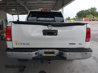 2015 Nissan Titan SV z VIN 1N6BA0ED1FN502929, wystawiony jako IAAI lot #42431227 z przebiegiem 138 394 mil mil oraz . Historia ofert i sprzedaży dostępna na DreamBid. Obrazek 16.