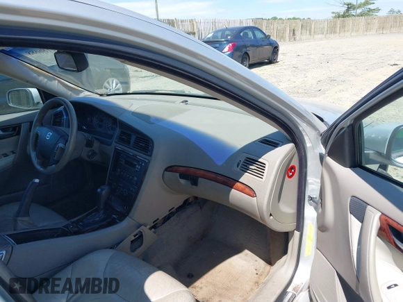 2006 Volvo V70 2.5L Turbo with VIN YV1SW592062557300, listed as a IAAI auction lot 42186688 with 206,502 mi miles and . Bid and sale history available at DreamBid. Image 5.