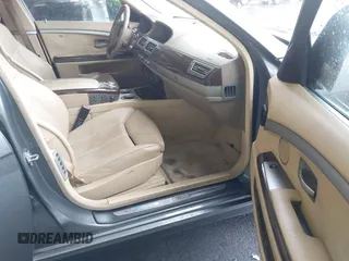 2007 BMW 7 Series 750Li z VIN WBAHN83507DT74232, wystawiony jako IAAI lot #42219091 z przebiegiem 195 219 mil mil oraz . Historia ofert i sprzedaży dostępna na DreamBid. Obrazek 5.