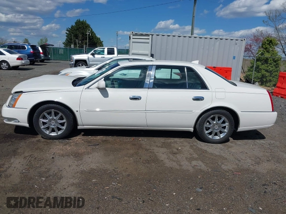 2010 Cadillac DTS 1SC z VIN 1G6KD5EY0AU114294, wystawiony jako IAAI lot #42046408 z przebiegiem 119 142 mil mil oraz . Historia ofert i sprzedaży dostępna na DreamBid. Obrazek 14.