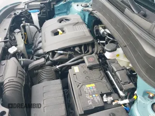 2025 Kia Seltos EX z VIN KNDERCAAXS7673912, wystawiony jako IAAI lot #42776042 z przebiegiem 3 229 mil mil oraz . Historia ofert i sprzedaży dostępna na DreamBid. Obrazek 19.