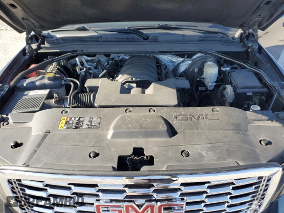 2017 GMC Yukon XL SLT with VIN 1GKS1GKC3HR399827, listed as a Copart auction lot 52375395 with 209,851 mi miles and Clean Title. Bid and sale history available at carsss.com. Image 12.