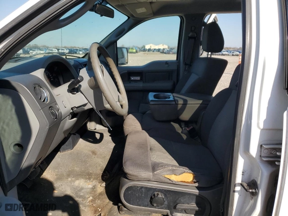2004 Ford F-150 XLT with VIN 1FTRW12W64KA68083, listed as a Copart auction lot 43295925 with 279,383 mi miles and Clean Title. Bid and sale history available at carsss.com. Image 7.
