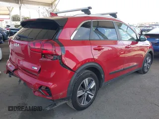 2022 Kia Niro LX with VIN KNDCB3LCXN5540593, listed as a IAAI auction lot 41648032 with 65,747 mi miles. Bid and sale history available at carsss.com. Image 4.