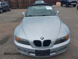 1996 BMW 3 Series Z3 1.9 z VIN 4USCH7323TLB72065, wystawiony jako IAAI lot #42638244 z przebiegiem 188 528 mil mil oraz . Historia ofert i sprzedaży dostępna na DreamBid. Obrazek 6.