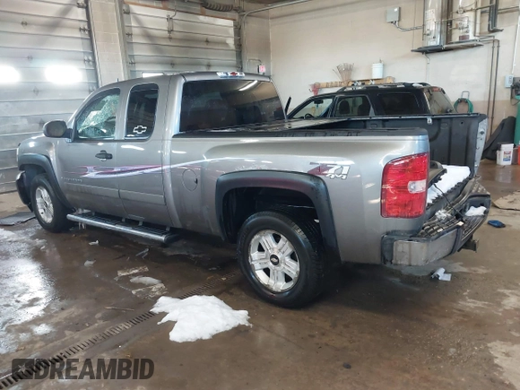 2007 Chevrolet Silverado 1500 1LT with VIN 2GCEK19J671602045, listed as a IAAI auction lot 41538984 with 221,265 mi miles and . Bid and sale history available at DreamBid. Image 3.