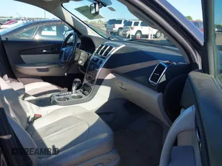 2012 GMC Acadia SLT1 z VIN 1GKKVREDXCJ284024, wystawiony jako IAAI lot #42337904 z przebiegiem 152 501 mil mil oraz . Historia ofert i sprzedaży dostępna na DreamBid. Obrazek 5.