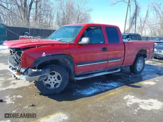 2003 Chevrolet Silverado 1500 LS with VIN 2GCEK19T931230082, listed as a IAAI auction lot 41625382 with 204,638 mi miles. Bid and sale history available at carsss.com. Image 2.