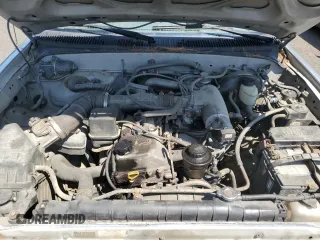 2001 Toyota Tacoma with VIN 5TEWM72N61Z859465, listed as a Copart auction lot 63696605 with 273,096 mi miles and Clean title. Bid and sale history available at DreamBid. Image 12.