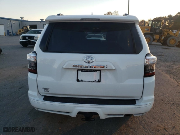 2024 Toyota 4Runner TRD Sport with VIN JTEAU5JR2R5305577, listed as a Copart auction lot 83176004 with 19,191 mi miles and Salvage Title. Bid and sale history available at carsss.com. Image 6.