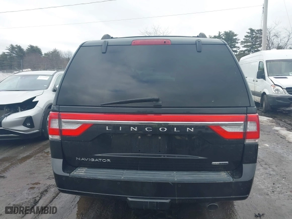 2015 Lincoln Navigator with VIN 5LMJJ2JT6FEJ09931, listed as a IAAI auction lot 41709770 with 137,674 mi miles. Bid and sale history available at carsss.com. Image 17.