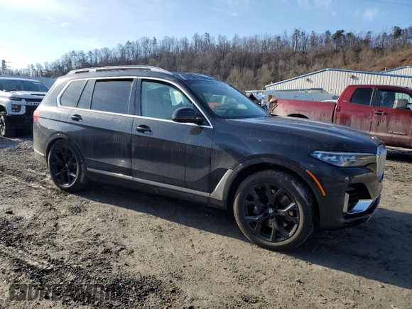 2021 BMW X7 xDrive40i z VIN 5UXCW2C06M9G15321, wystawiony jako Copart lot #46824665 z przebiegiem Nie podano mil oraz Szkoda całkowita • Salvage title. Historia ofert i sprzedaży dostępna na DreamBid. Obrazek 4.