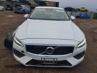 2021 Volvo S60 Momentum with VIN 7JRA22TK8MG102989, listed as a Copart auction lot 75139253 with 3,705 mi miles. Bid and sale history available at carsss.com. Image 5.