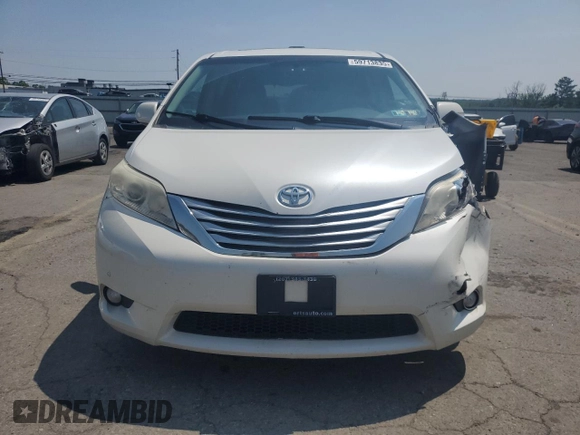 2013 Toyota Sienna XLE with VIN 5TDDK3DC1DS054265, listed as a Copart auction lot 59713835 with 206,197 mi miles and Salvage title. Bid and sale history available at DreamBid. Image 5.