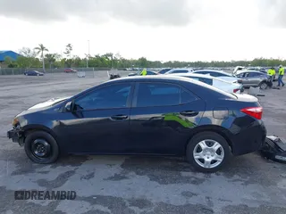 2018 Toyota Corolla L z VIN 2T1BURHE0JC973310, wystawiony jako IAAI lot #42198055 z przebiegiem 100 110 mil mil oraz . Historia ofert i sprzedaży dostępna na DreamBid. Obrazek 14.
