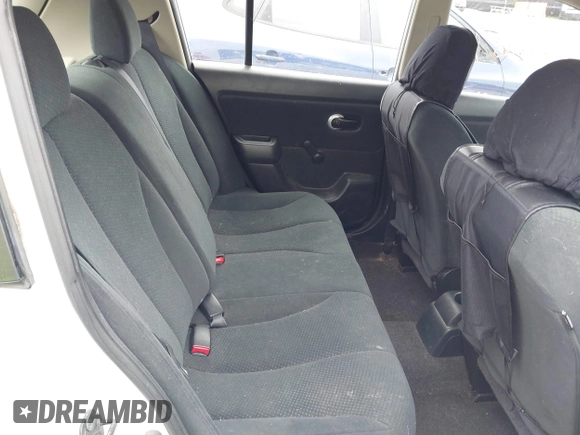 2011 Nissan Versa S z VIN 3N1BC1CP5BL433319, wystawiony jako IAAI lot #42351116 z przebiegiem 128 032 mil mil oraz . Historia ofert i sprzedaży dostępna na DreamBid. Obrazek 8.