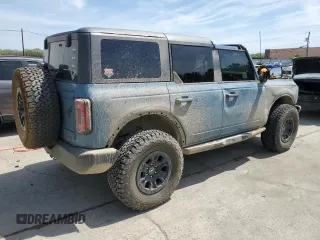 2023 Ford Bronco z VIN 1FMEE5DP0PLB83500, wystawiony jako Copart lot #54124945 z przebiegiem 42 661 mil mil oraz Szkoda całkowita • Salvage title. Historia ofert i sprzedaży dostępna na DreamBid. Obrazek 3.